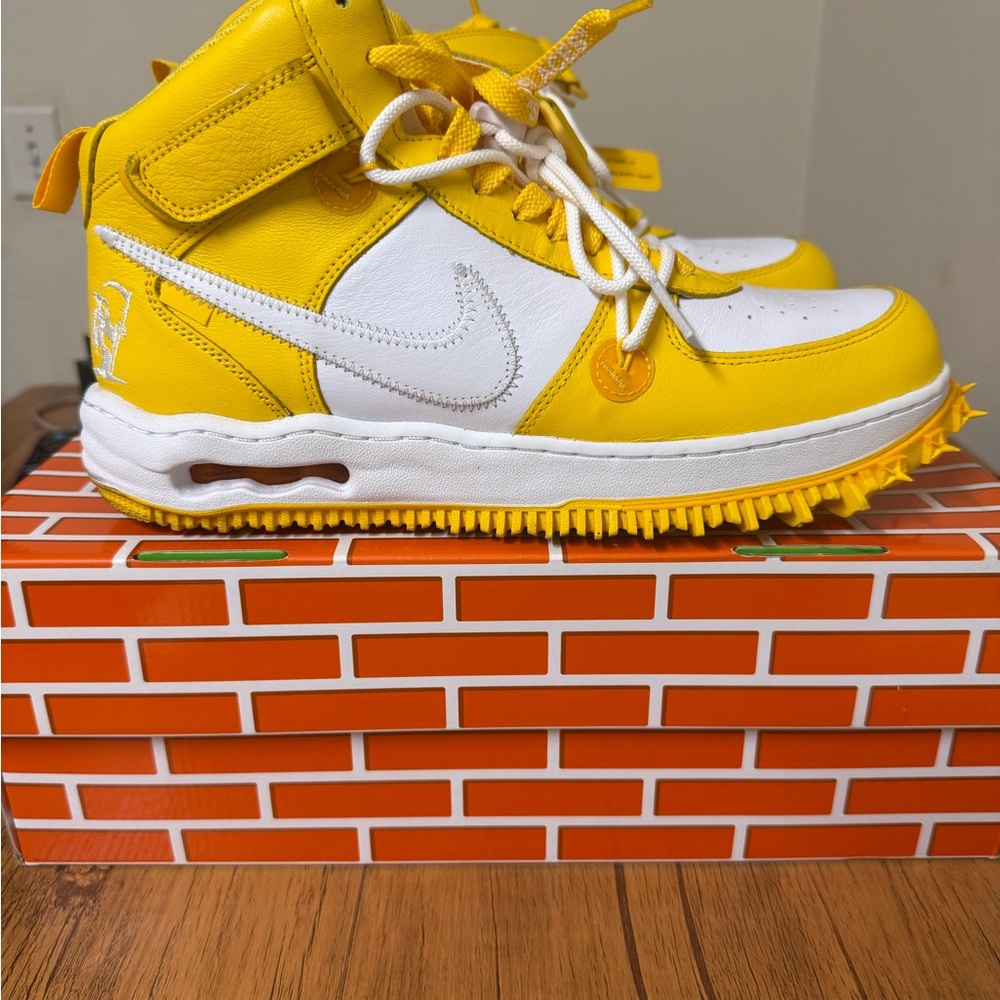 Off White X Nike Air Force 1 Mid SP